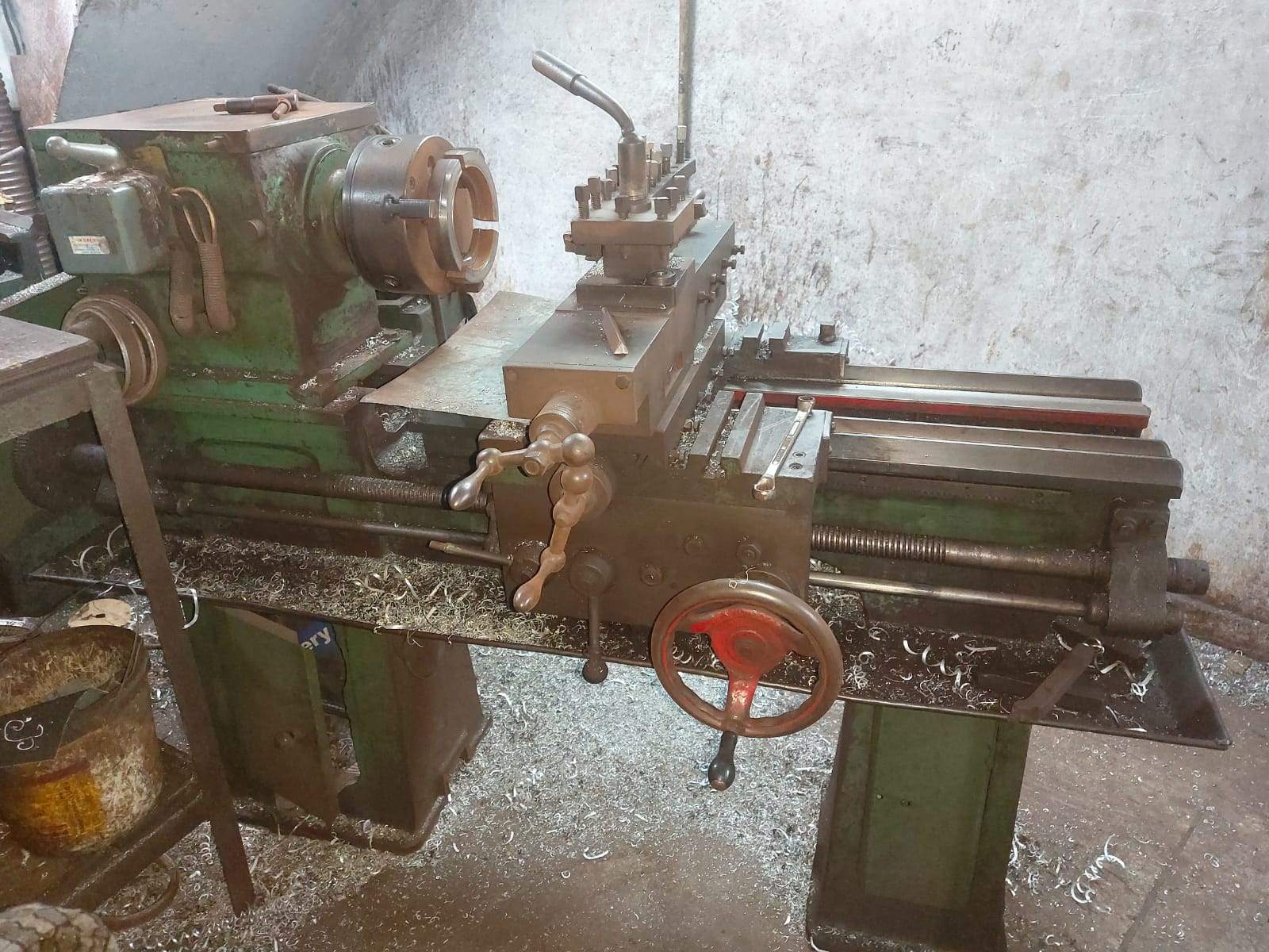 Lathe 4.5 Foot — used machine for sale