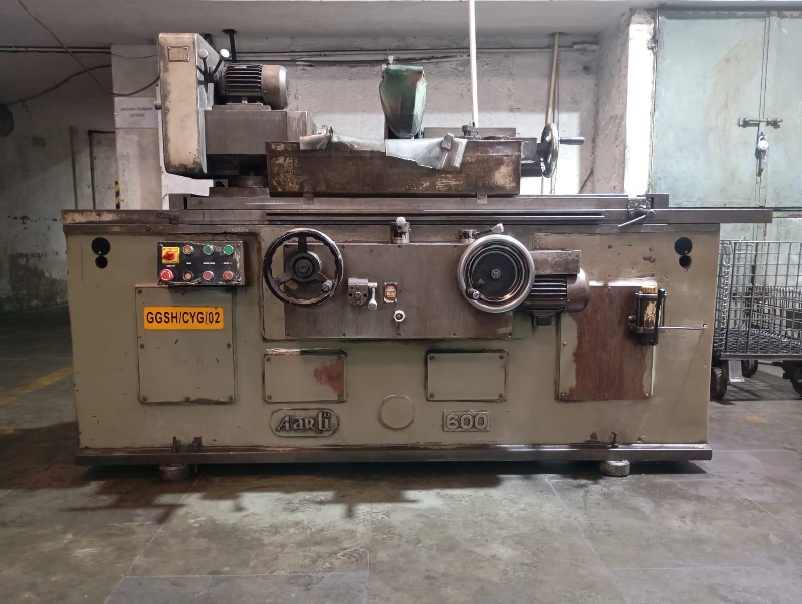 Cylindrical grinding machine Len 600 mm — used machine for sale